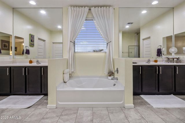 1013 W BLUE RIDGE Drive, San Tan Valley, AZ 85140