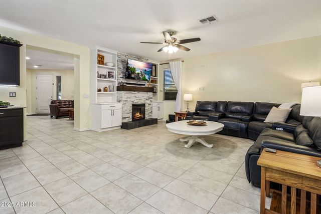 1013 W BLUE RIDGE Drive, San Tan Valley, AZ 85140