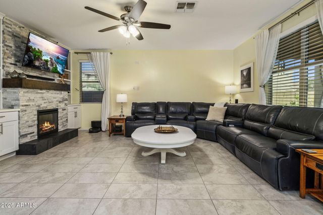 1013 W BLUE RIDGE Drive, San Tan Valley, AZ 85140