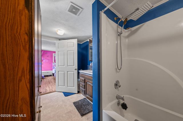 307 W Canary Street, Dunn, NC 28334