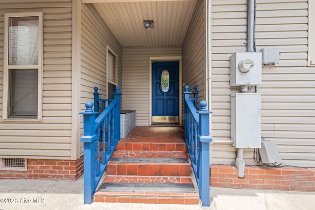 307 W Canary Street, Dunn, NC 28334