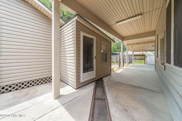 307 W Canary Street, Dunn, NC 28334