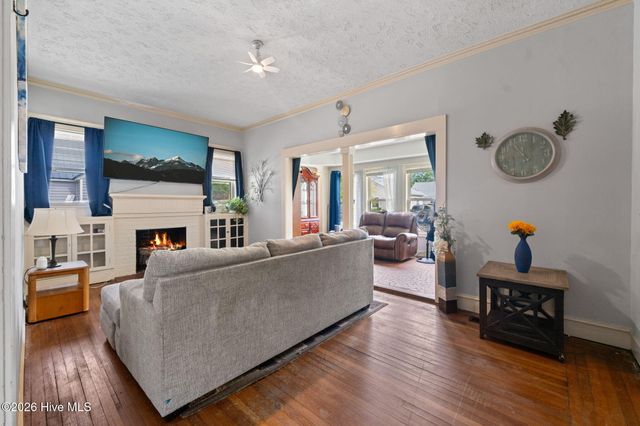 307 W Canary Street, Dunn, NC 28334