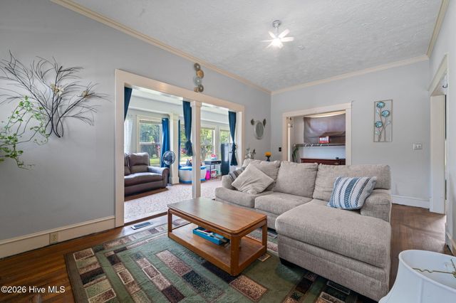 307 W Canary Street, Dunn, NC 28334