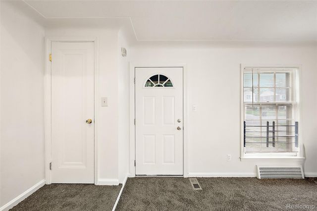 9236 Evergreen Avenue, Detroit, MI 48228