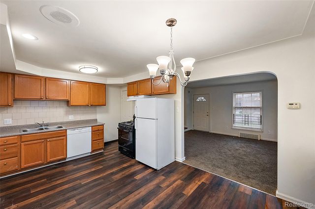 9236 Evergreen Avenue, Detroit, MI 48228