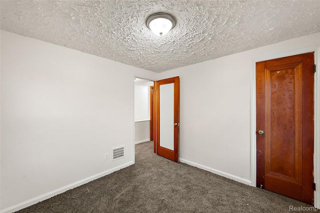 9236 Evergreen Avenue, Detroit, MI 48228