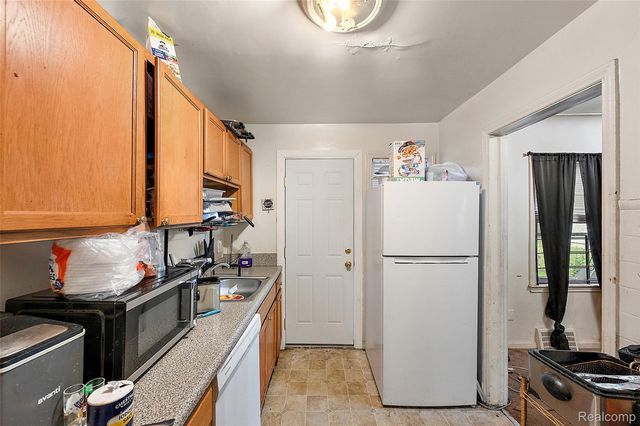 9236 Evergreen Avenue, Detroit, MI 48228