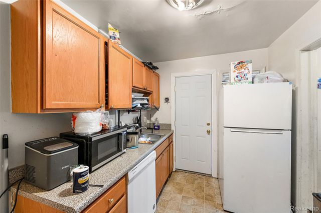 9236 Evergreen Avenue, Detroit, MI 48228