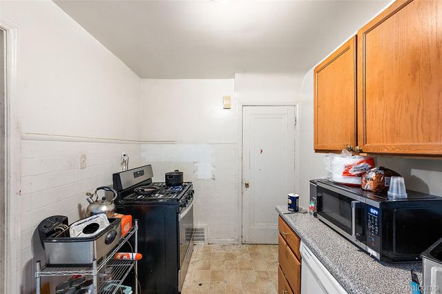 9236 Evergreen Avenue, Detroit, MI 48228