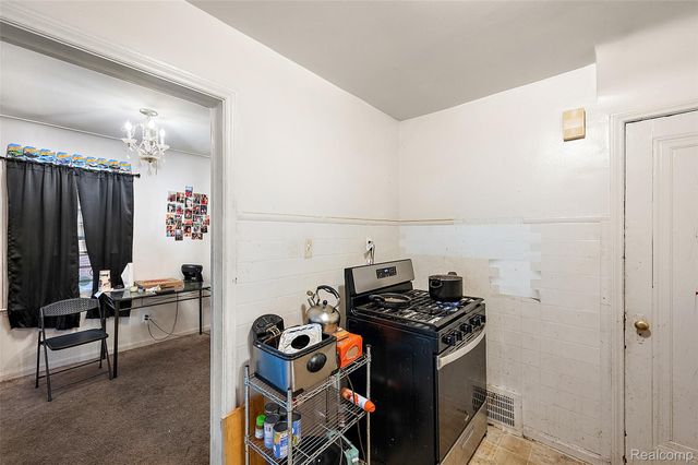 9236 Evergreen Avenue, Detroit, MI 48228