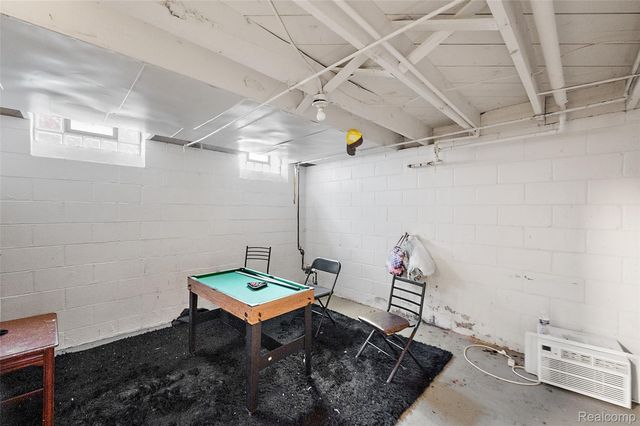 9236 Evergreen Avenue, Detroit, MI 48228