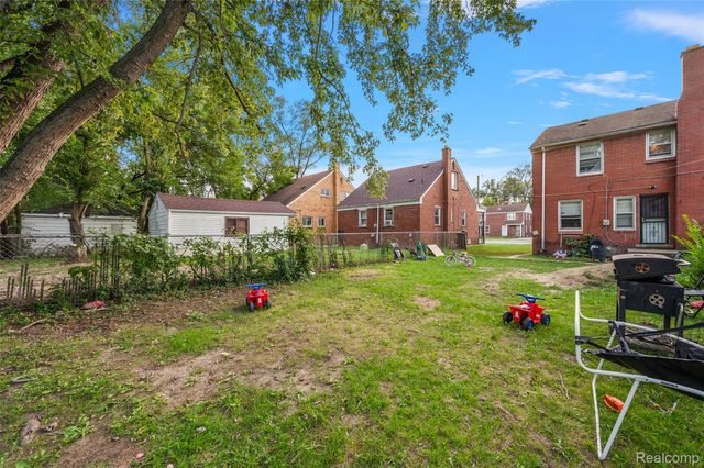 9236 Evergreen Avenue, Detroit, MI 48228