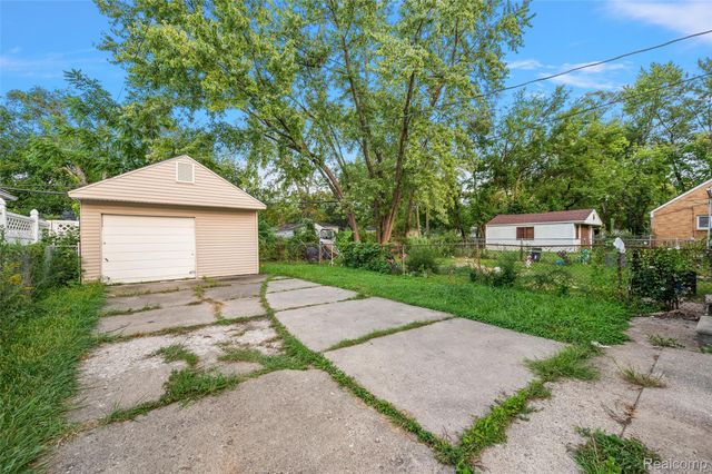 9236 Evergreen Avenue, Detroit, MI 48228