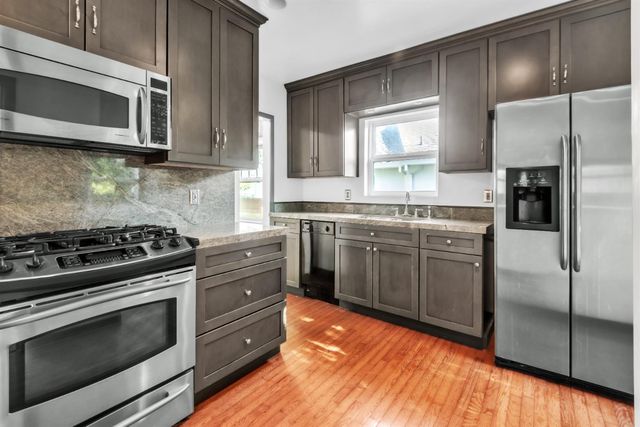 803 51st St, Sacramento, CA 95819