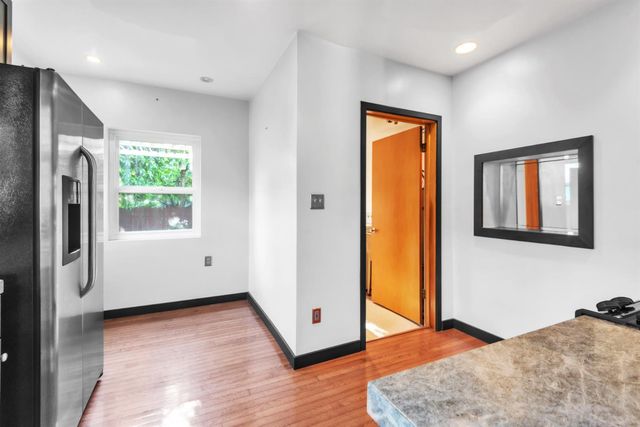 803 51st St, Sacramento, CA 95819