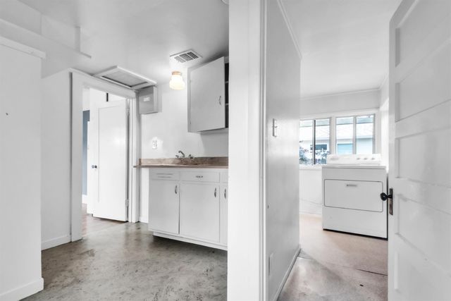 803 51st St, Sacramento, CA 95819