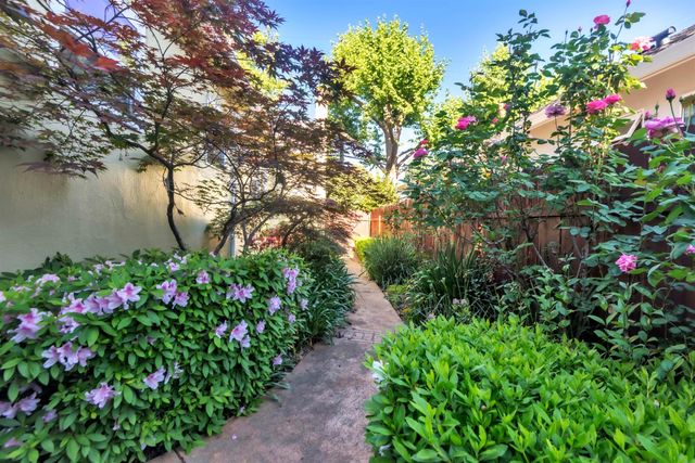 803 51st St, Sacramento, CA 95819