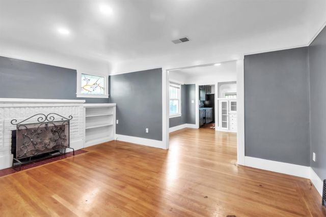 803 51st St, Sacramento, CA 95819