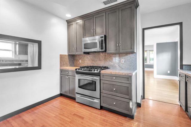 803 51st St, Sacramento, CA 95819