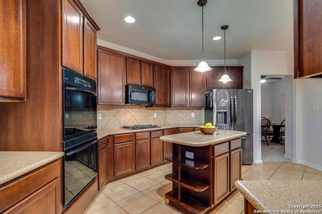 1934 Oak Flat Rd, San Antonio, TX 78251