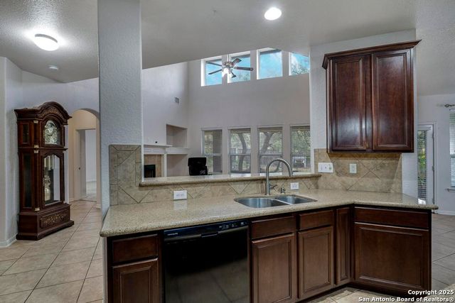 1934 Oak Flat Rd, San Antonio, TX 78251