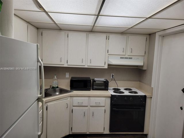4200 NW 3rd Court 224, Plantation, FL 33317