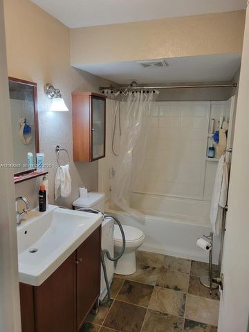 4200 NW 3rd Court 224, Plantation, FL 33317