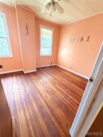 1847 Weston Avenue, Niagara Falls, NY 14305