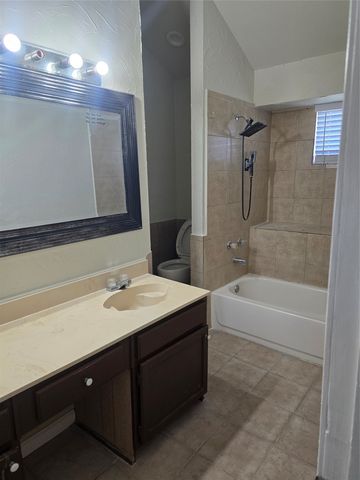 7313 Seascape Drive, Rowlett, TX 75088