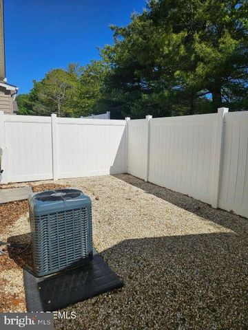 48 FORT LEE DR, Manahawkin, NJ 08050