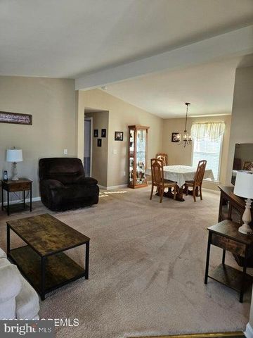 48 FORT LEE DR, Manahawkin, NJ 08050
