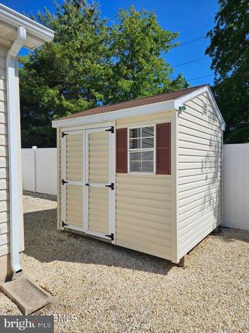 48 FORT LEE DR, Manahawkin, NJ 08050