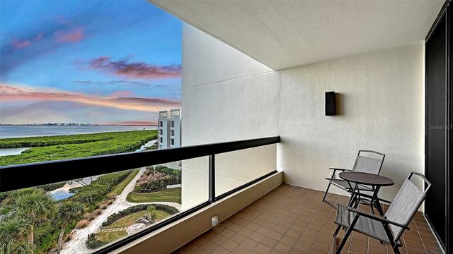 1932 HARBOURSIDE DRIVE 254, Longboat Key, FL 34228