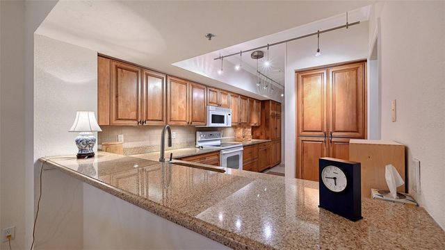 1932 HARBOURSIDE DRIVE 254, Longboat Key, FL 34228