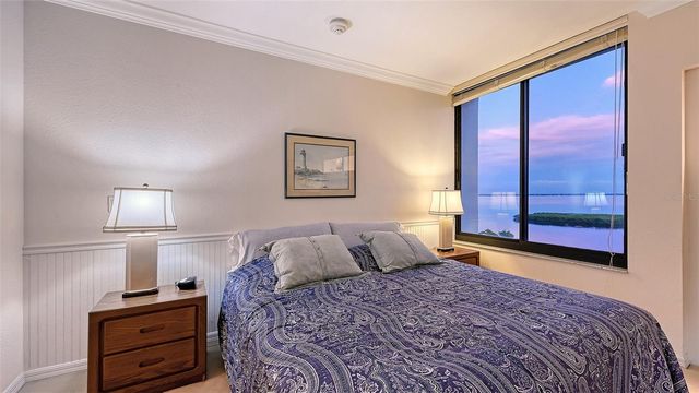 1932 HARBOURSIDE DRIVE 254, Longboat Key, FL 34228