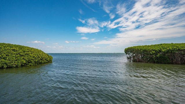 1932 HARBOURSIDE DRIVE 254, Longboat Key, FL 34228