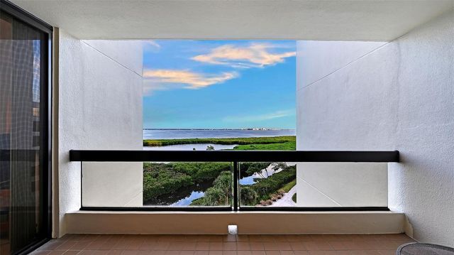 1932 HARBOURSIDE DRIVE 254, Longboat Key, FL 34228