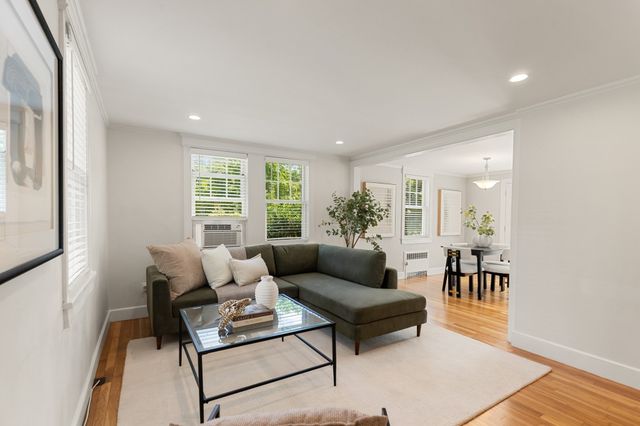 11 Stratham Rd, Lexington, MA 02421