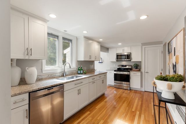 11 Stratham Rd, Lexington, MA 02421