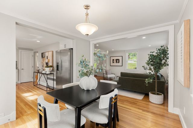 11 Stratham Rd, Lexington, MA 02421