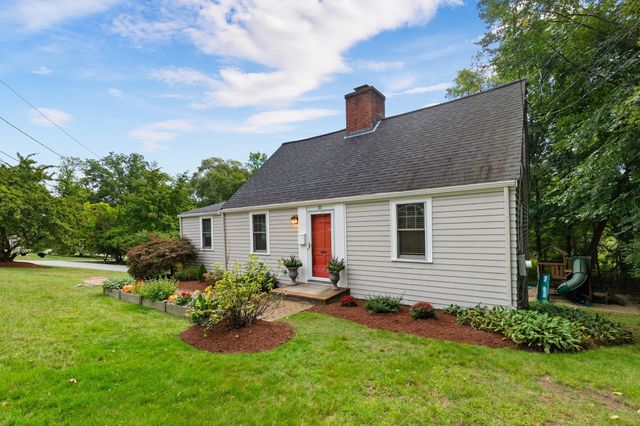 11 Stratham Rd, Lexington, MA 02421