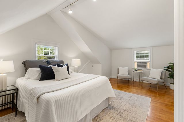 11 Stratham Rd, Lexington, MA 02421