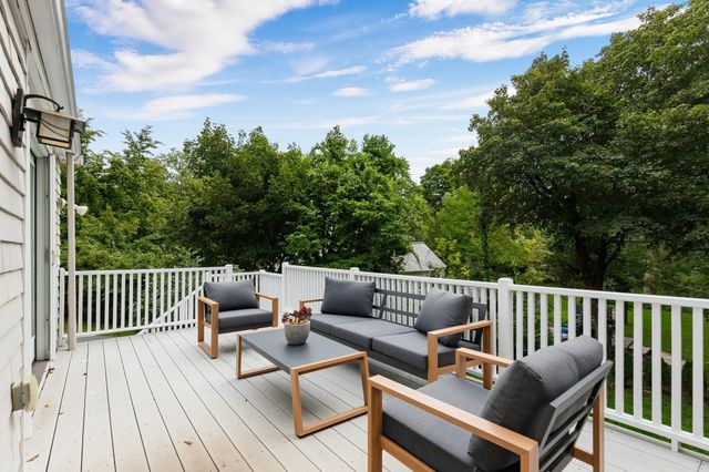 11 Stratham Rd, Lexington, MA 02421