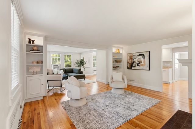 11 Stratham Rd, Lexington, MA 02421