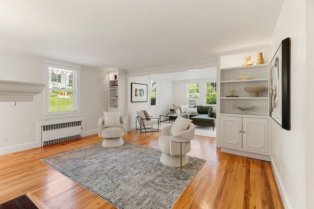 11 Stratham Rd, Lexington, MA 02421