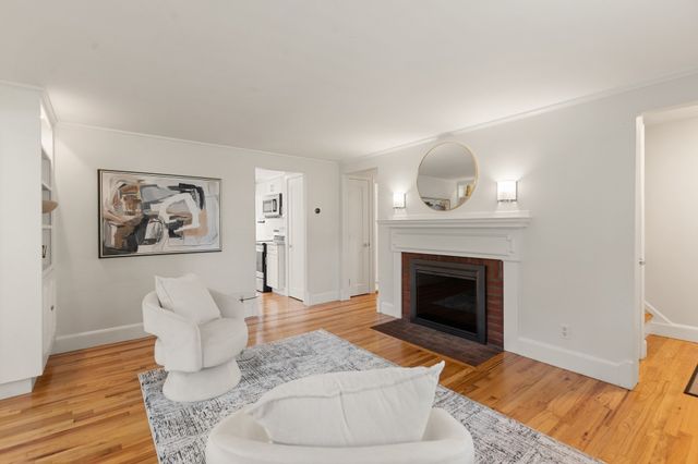 11 Stratham Rd, Lexington, MA 02421