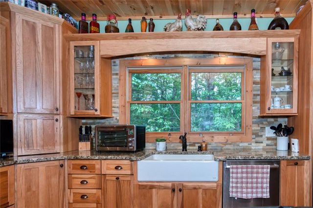 73 Brentwood Court, Sautee Nacoochee, GA 30571