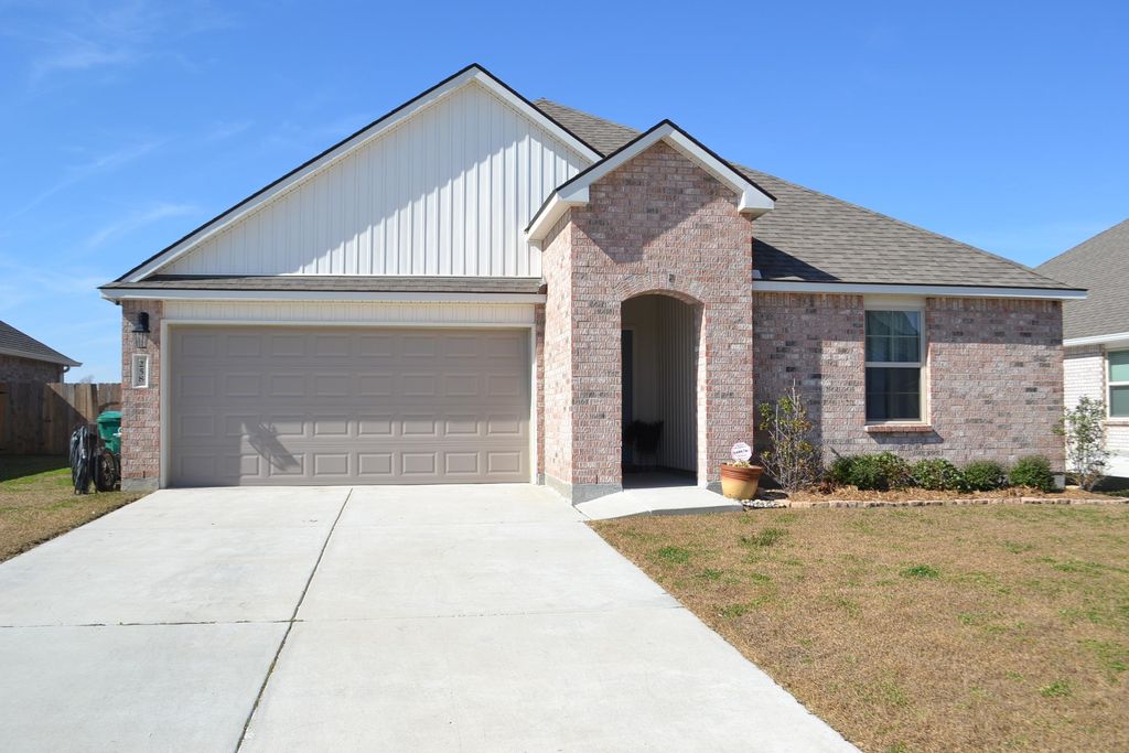 258 Darwen Drive, Raceland, LA 70394