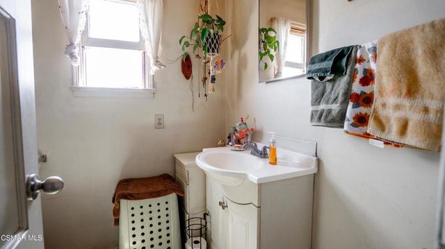 605 Lincoln Avenue, Bakersfield, CA 93308